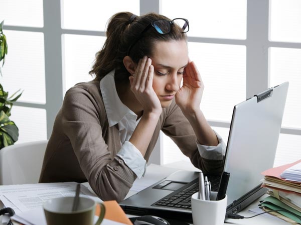 Giảm stress: Bạn có thể giúp bản thân mình giảm căng thẳng và stress bằng cách uống bia. 