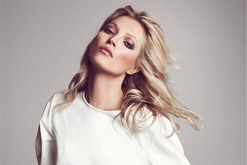 Đối với cô nàng ngực nhỏ thì thỉnh thoảng không cần mặc bra cũng không sao. Vừa sexy vừa tiết kiệm thời gian nếu như đột nhiên muốn làm chuyện vợ chồng.