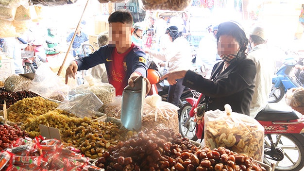 Tran lan thuc pham khong nhan mac hinh anh