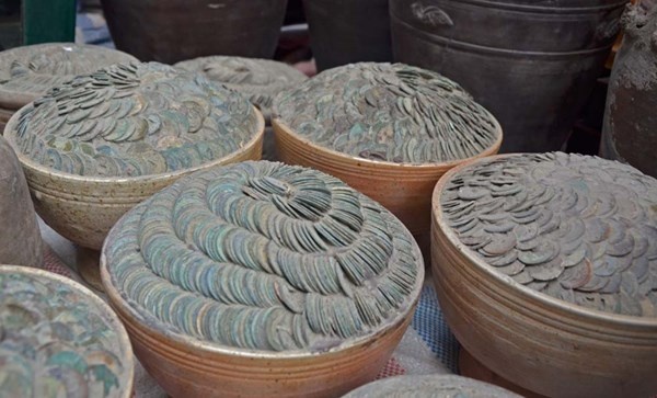 Tien co ban ca chum gia hon 1 trieu dong o via he Ha Noi hinh anh