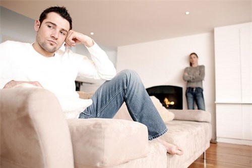 Nghề nghiệp ảnh hưởng đến đời sống tình dục. Dù không phải là tất cả nguyên nhân, nhưng thực sự có một số công việc có ảnh hưởng khá lớn đến nhu cầu tình dục. Ví dụ như những người hay làm việc khuya, làm ca đêm dễ mắc chứng liệt dương, lãnh cảm và tác động mạnh mẽ tới ham muốn. Hay việc tiếp xúc thường xuyên với hóa chất về lâu dài sẽ ảnh hưởng đến sức khỏe, suy giảm hệ sinh sản và cả chuyện ấy.