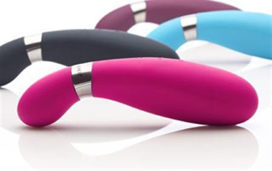 Sử dụng đồ chơi tình dục. Đồ chơi tình dục được ví như “con dao hai lưỡi” trong đời sống sinh hoạt tình dục. Nó có thể tăng mức độ hưng phấn trong quá trình quan hệ, nhưng đồng thời cũng gây ra những tác hại xấu. Nguyên liệu để sản xuất đồ chơi tình dục có thể phá vỡ nội tiết và khiến cho lượng testosterone giảm thấp, dẫn đến dập tắt ham muốn tình dục.