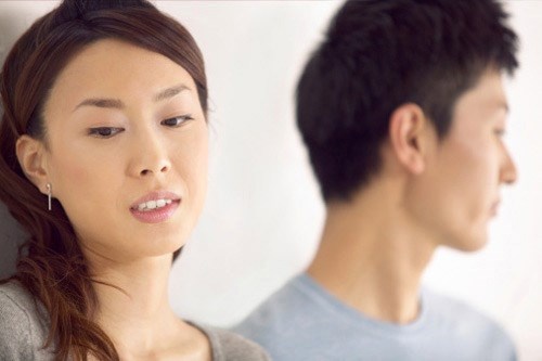 Lên giường khi cô bạn gái vừa thất tình. Cảm giác trống vắng và nhớ nhung người cũ khiến nhiều cô gái dễ dàng chấp nhận một người mới để lấp đầy khoảng trống. Tuy nhiên, nam giới không vì thế mà tranh thủ 