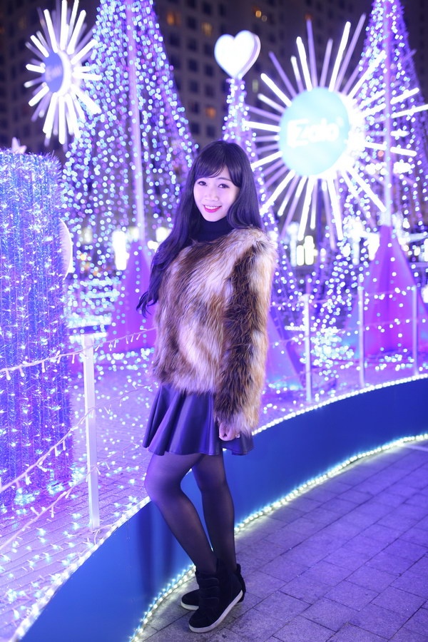 MC – diễn viên trẻ Thùy Linh.