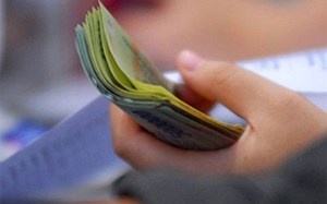 Lam them ngay le, Tet duoc huong luong 300% hinh anh