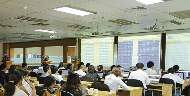 Nghe phan tich chung khoan nhu... lam dau tram ho hinh anh