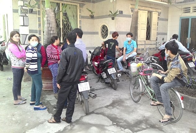 Van con nhieu cong nhan chua co luong truoc tet hinh anh