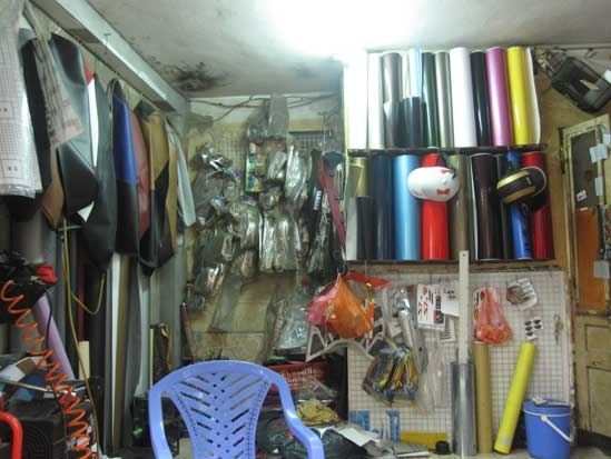 Giấy dán xe có nhiều màu sắc hấp dẫn.
