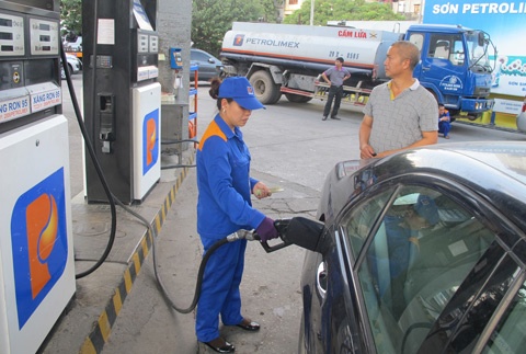 Xang keu lo 2.500 dong: Khong the giam gia hinh anh