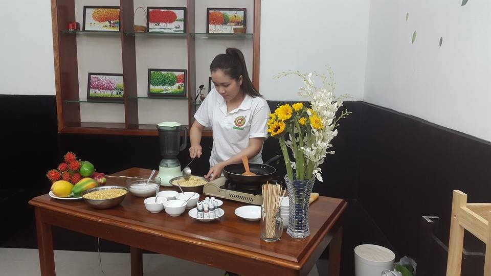 8X khoi nghiep voi banh trai cay dau xanh o Sai Gon hinh anh