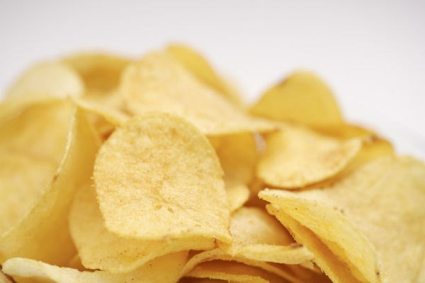 Khoai tây thái lát chiên giòn. Đây là món ăn khoái khẩu của rất nhiều người nhưng ít ai ngờ nó lại vô cùng nguy hiểm.