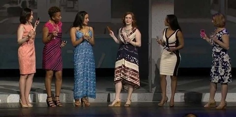 Buổi ra mắt Galaxy S4 bị chỉ trích là xúc phạm nữ giới. 