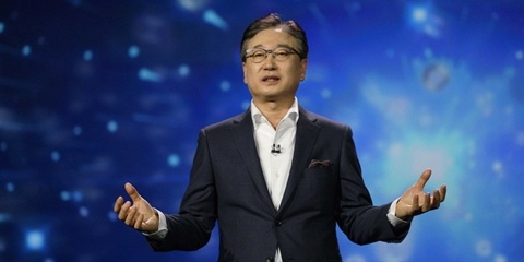 CEO Samsung - ông BK Yoon trong một bài phát biểu. 
