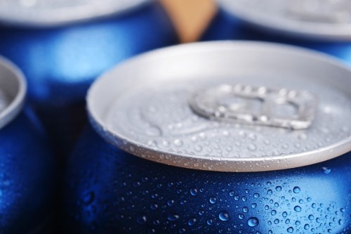 Đồ uống có đường. Các loại đồ uống có đường như nước ngọt, nước uống tăng lực rất có hại cho răng khi sử dụng trong một thời gian dài. Không chỉ chứa đường, các loại đồ uống này còn chứa phosphoric và axit citric làm mòn men răng.