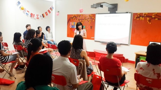Nhiều phụ huynh tham gia lớp học giáo dục giới tính cho con (ảnh minh họa).