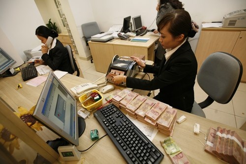 Lai suat huy dong ha xuong muc thap ky luc hinh anh