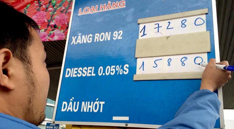 Gia xang tang hon 1.600 dong tu 15h chieu nay hinh anh