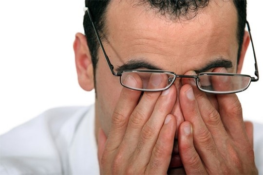 Uống 1 ly bia nhẹ hoặc bia đen mỗi ngày sẽ giúp ngăn ngừa đục thủy tinh thể.