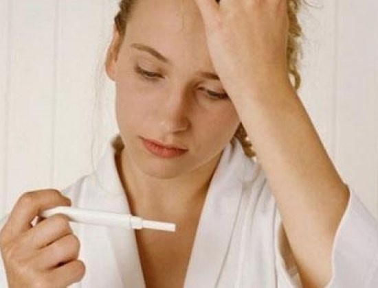 7. Nhiều trường hợp không nên sử dụng biện pháp cấy que tránh thai như: phụ nữ đang có thai hoặc nghi ngờ có thai, đang bị ban đỏ, ra máu âm đạo chưa rõ nguyên nhân. Những trường hợp có bệnh gan cấp tính hay u gan, bị thuyên tắc tĩnh mạch sâu, thuyên tắc phổi… cũng không nên áp dụng phương pháp này.