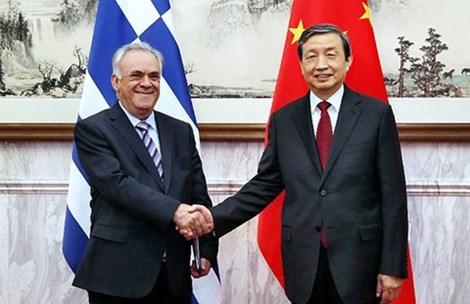 Trung Quoc lang lang mua chau Au hinh anh