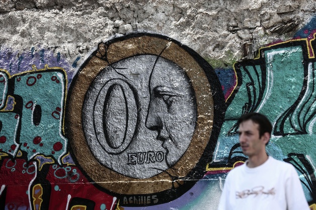 Can 13 ty phu giau nhat chau Au de cuu Hy Lap hinh anh