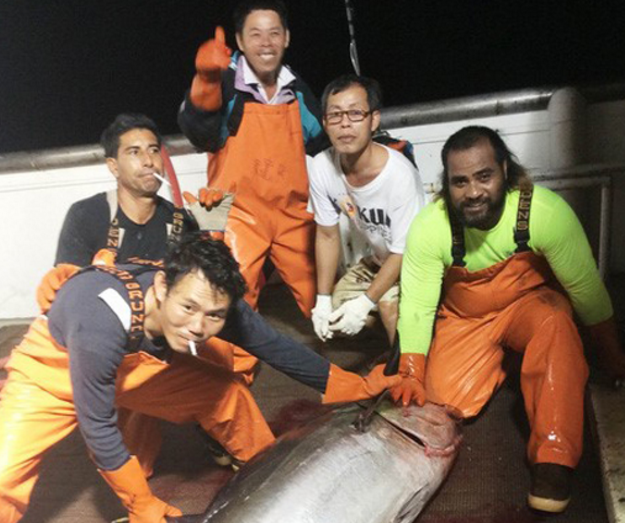 Vi sao ngu dan Viet giau len nho danh ca o My? hinh anh