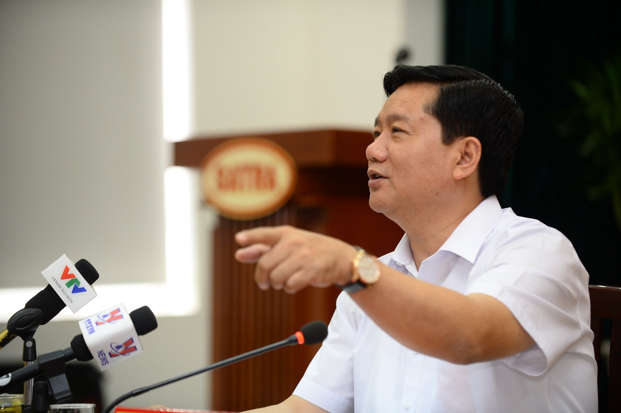 Bi thu Thang: 'Chung ta khong the thua tren san nha' hinh anh