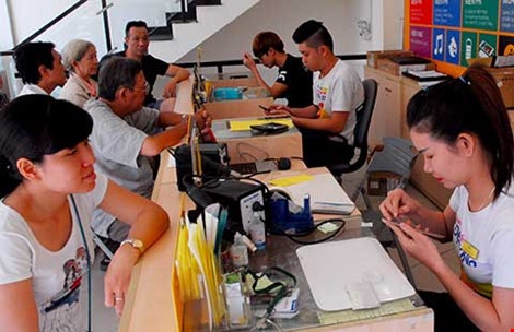 Vay tieu dung lai 0% kem... bay hinh anh