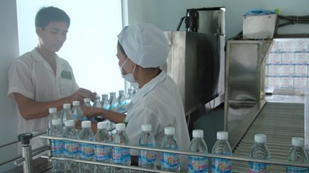 Doanh nghiep vao duong cung vi thue hinh anh