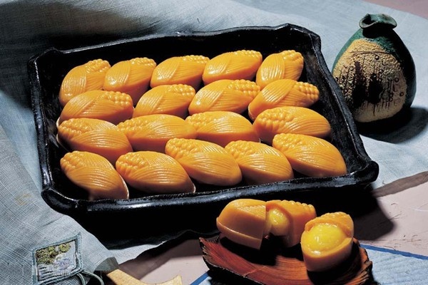 Banh bap Han Quoc 3.000 dong mot cai chay hang tai Ha Noi hinh anh