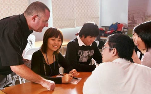 Luong chuyen gia nuoc ngoai tai Viet Nam gan 4,5 ty mot nam hinh anh