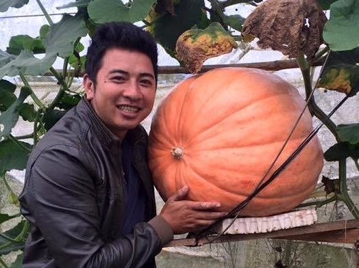 Bi ngo khong lo, 5 trieu/qua khach tranh nhau mua hinh anh