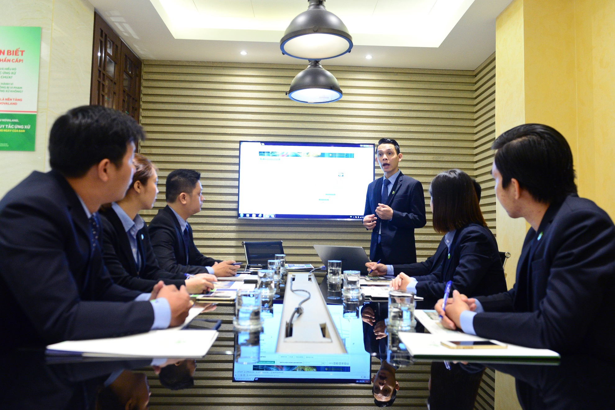 Kham pha noi lam viec tai Novaland anh 2