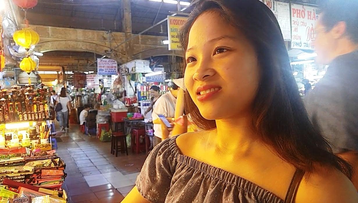 Tiểu thương chợ bến thành nói tiếng anh như gió ảnh 2 Tieu thuong cho ben thanh noi tieng anh nhu gio anh 2