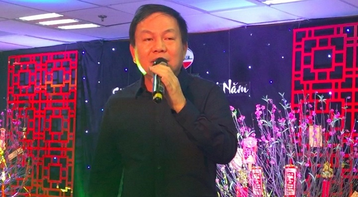 Pho tong giam doc Viettel hat 'Lac troi' gay sot mang xa hoi hinh anh