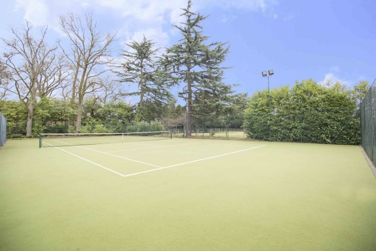 biet thu Stoke Park anh 8