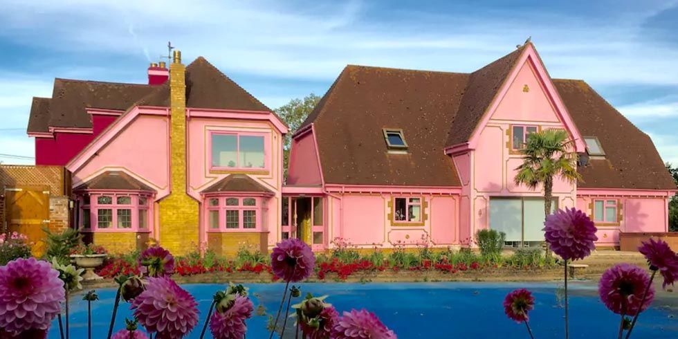 Cung dien mau hong cua cong chua Barbie giua doi thuc hinh anh