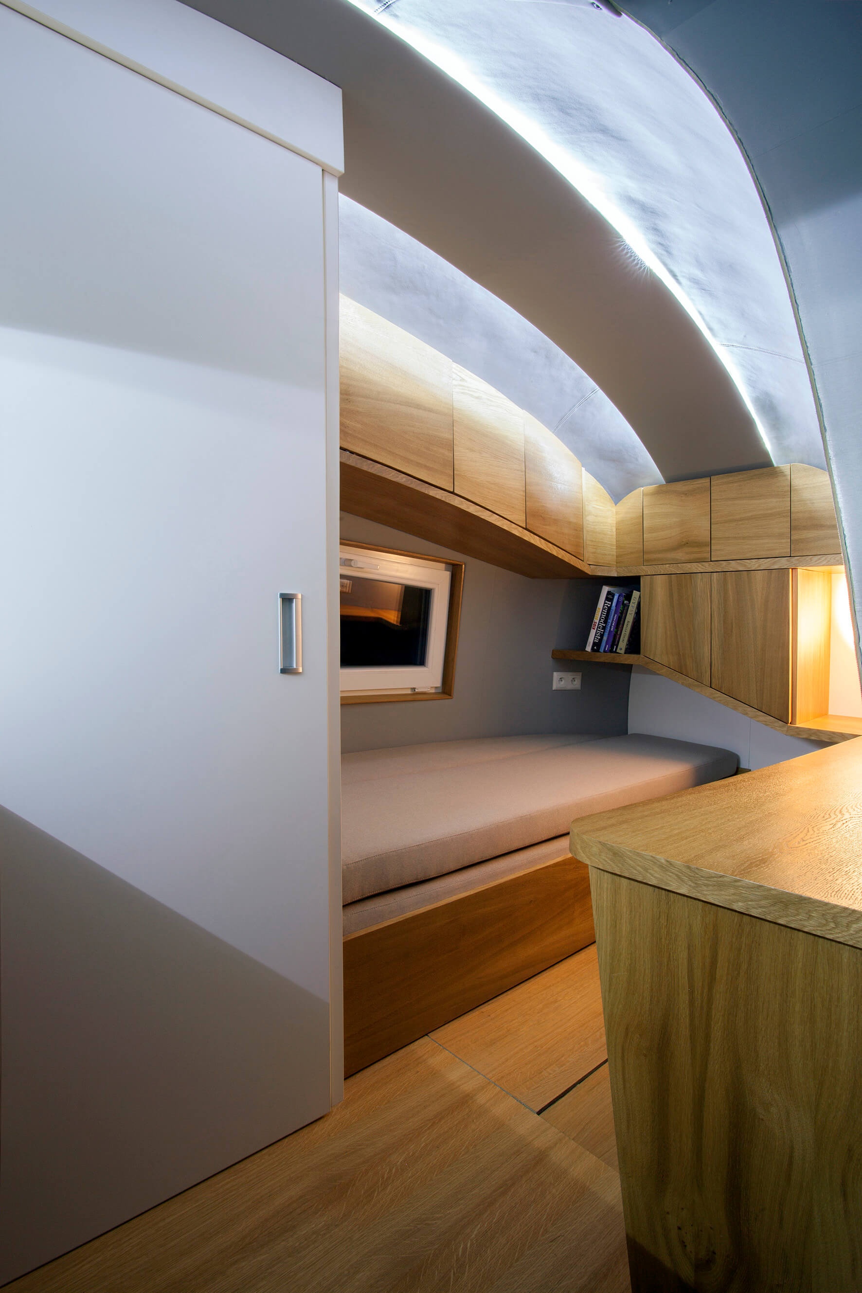 ngoi nha di dong anh 2