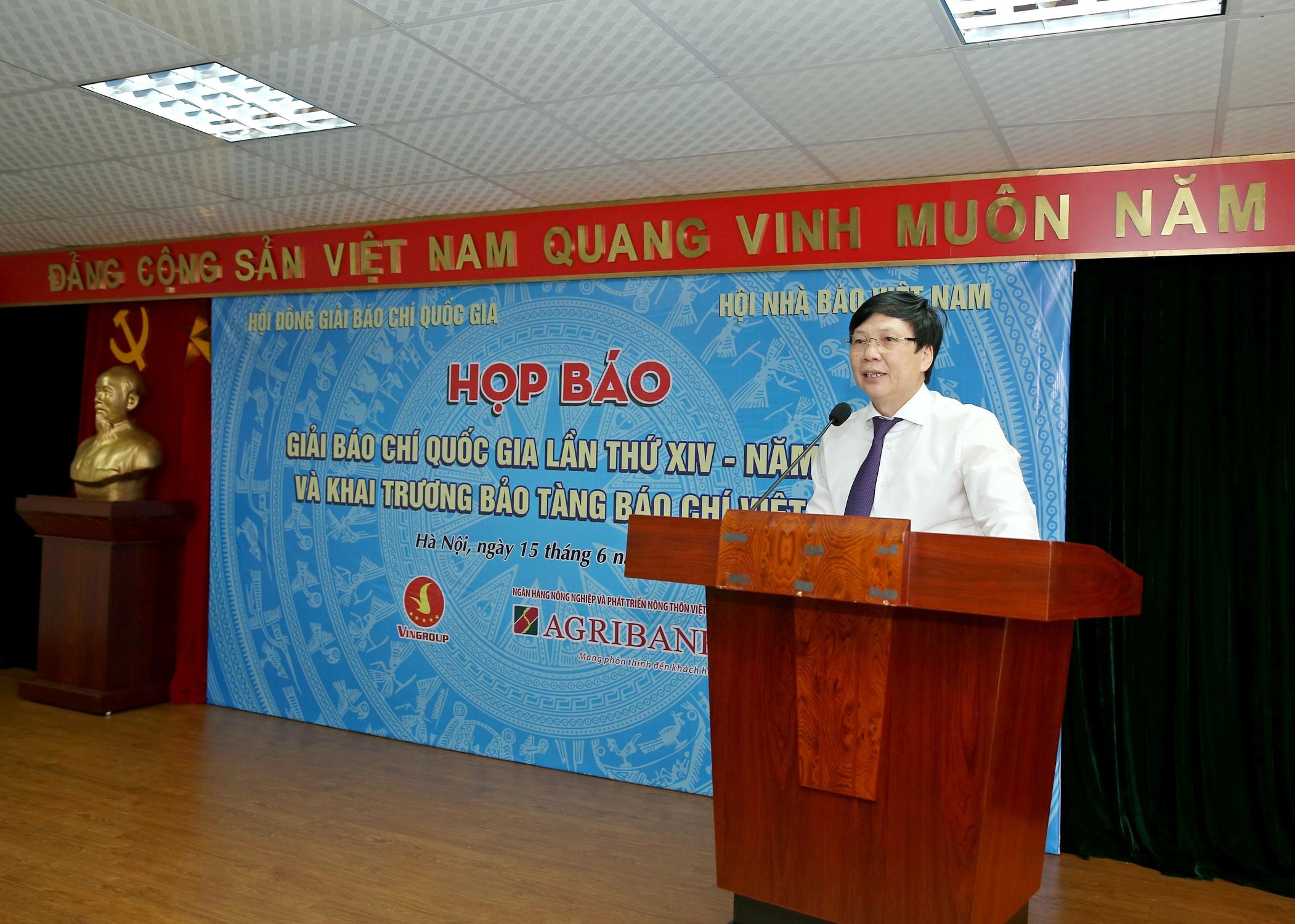 Giai bao chi quoc gia anh 1