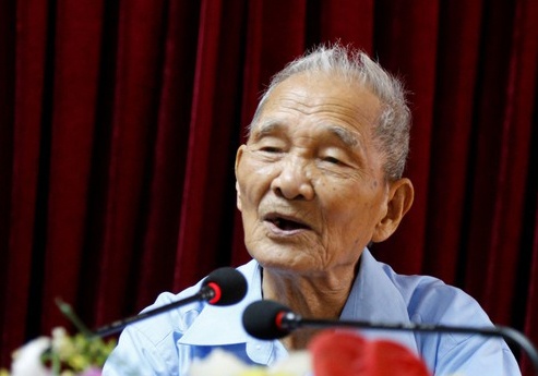 Nong Viet Toai - nha van, nha tho cua nui rung Viet Bac hinh anh