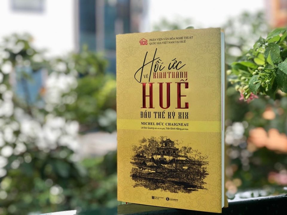 Dau gia sach ve kinh thanh Hue the ky 19 hinh anh