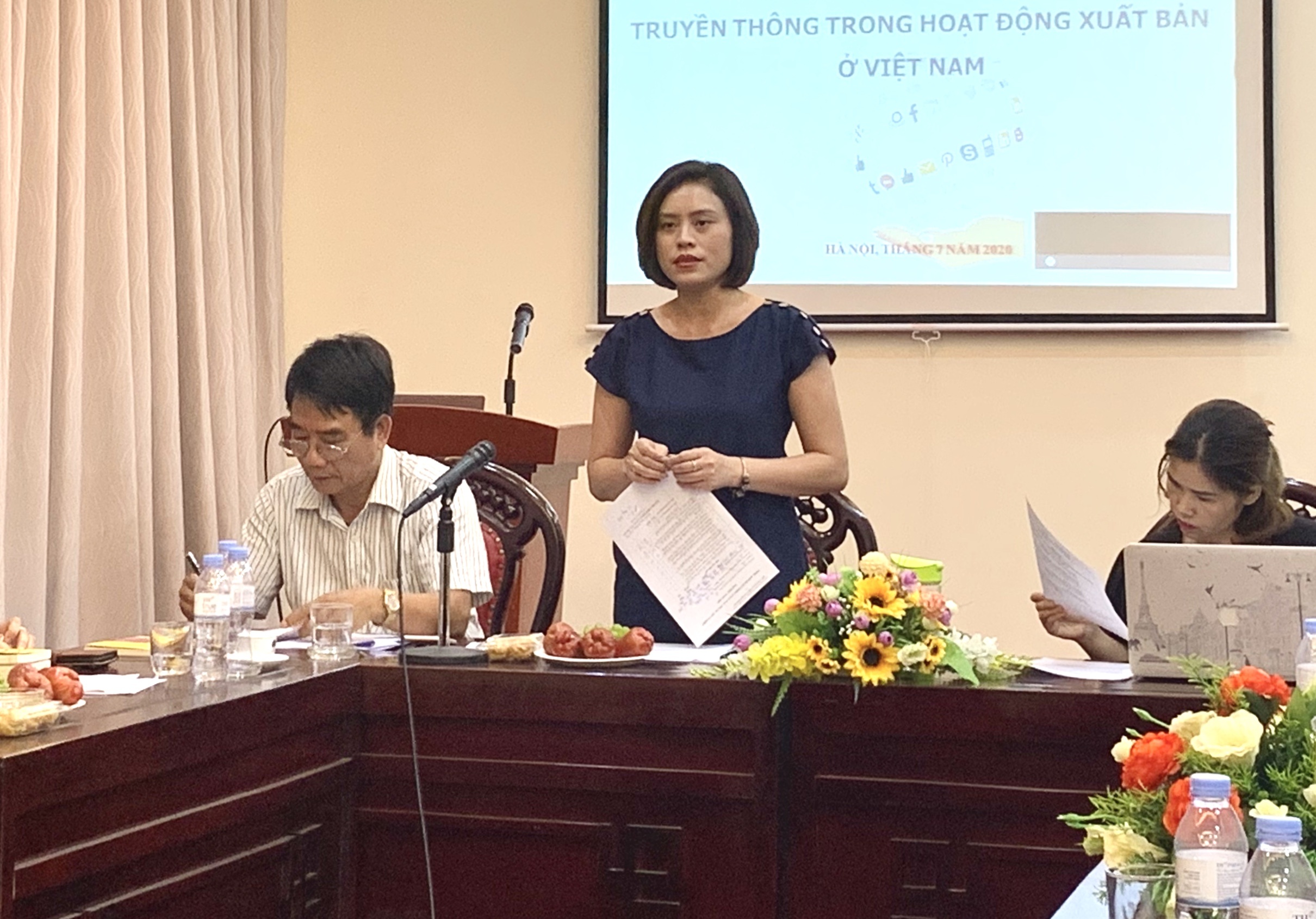 Truyen thong va xu ly khung hoang truyen thong voi hoat dong xuat ban hinh anh