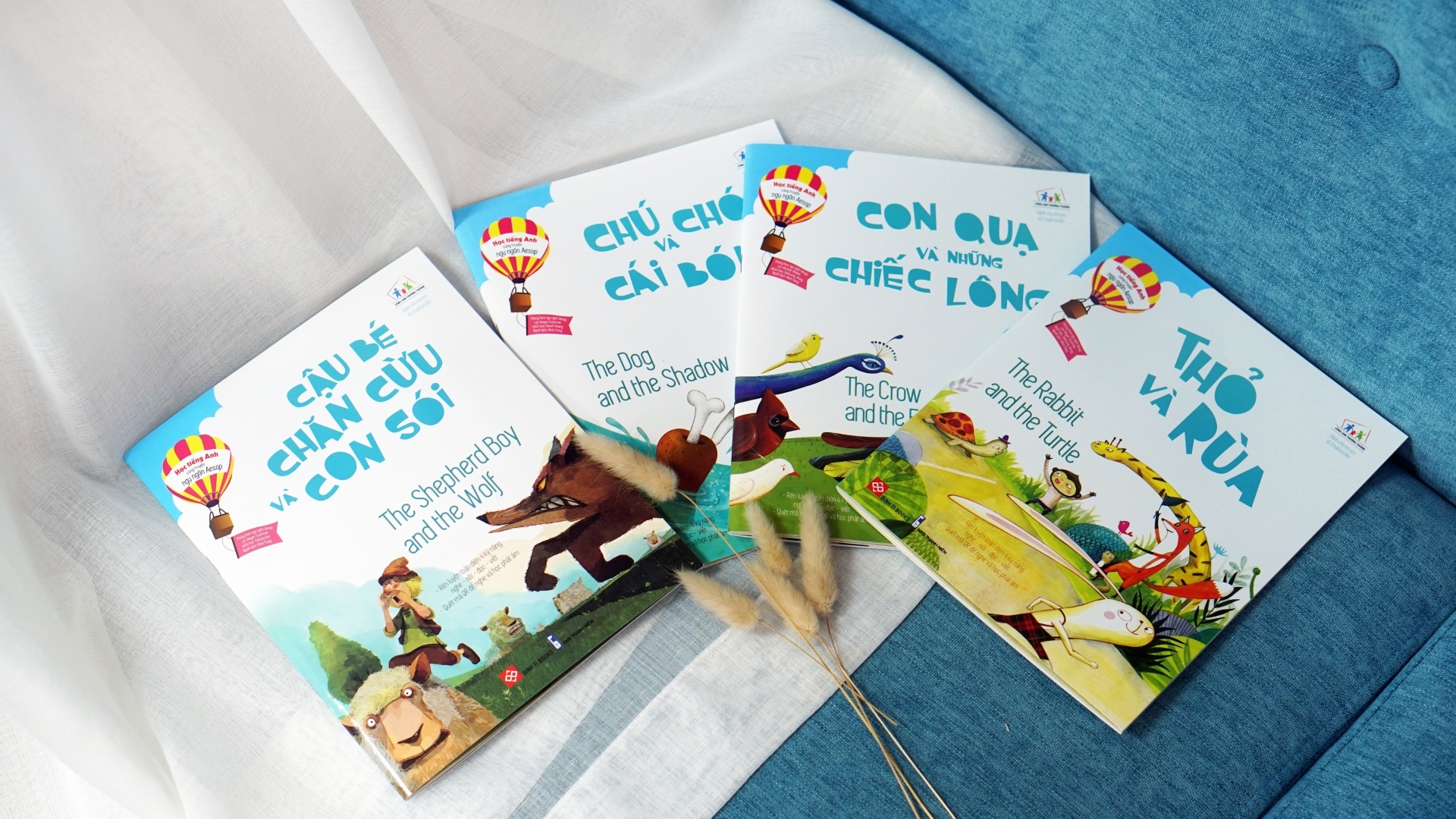 Bo sach giup tre hoc tieng Anh qua truyen ngu ngon Aesop hinh anh