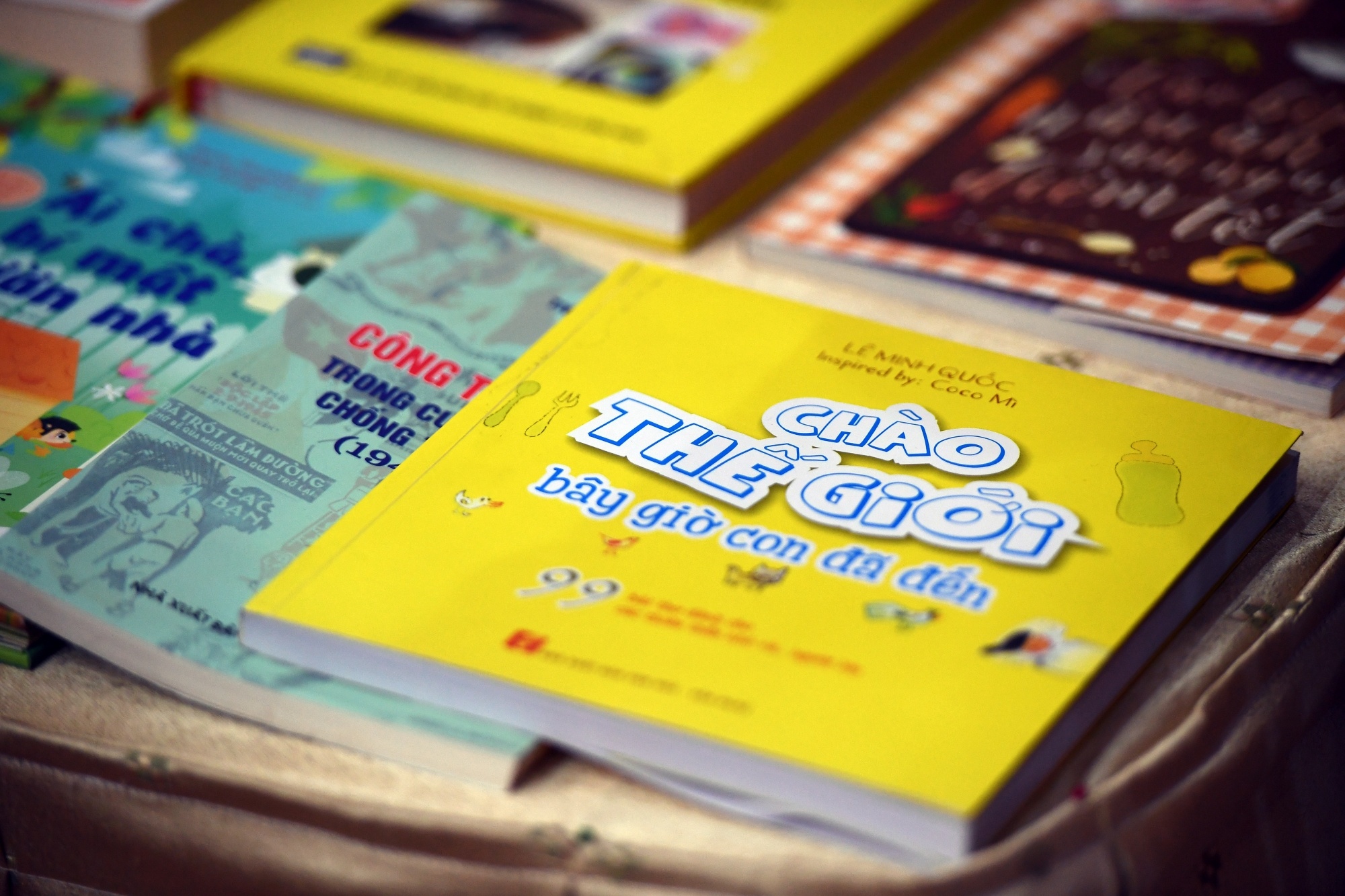 Chao the gioi bay gio con da den anh 1