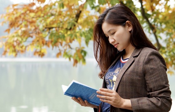 'Ngang qua binh minh' - truong ca ve nguoi linh bien hinh anh