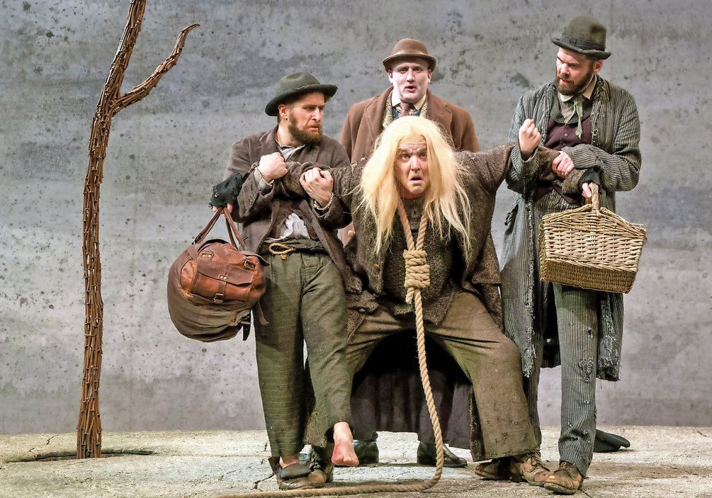 'Trong khi cho doi Godot' - kiet tac cua the loai kich phi ly hinh anh