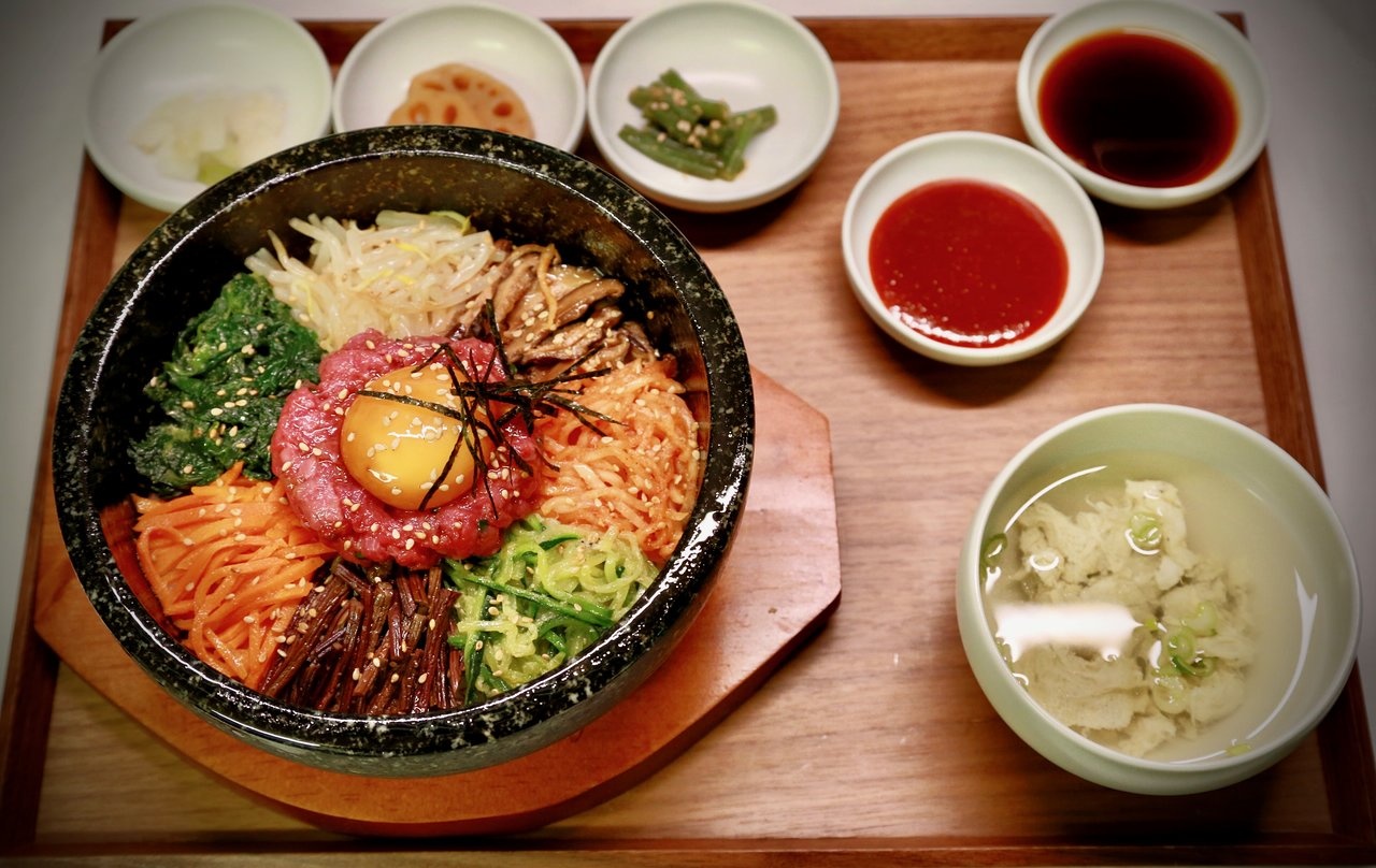 Su ra doi cua com tron thit bo Han Quoc hinh anh