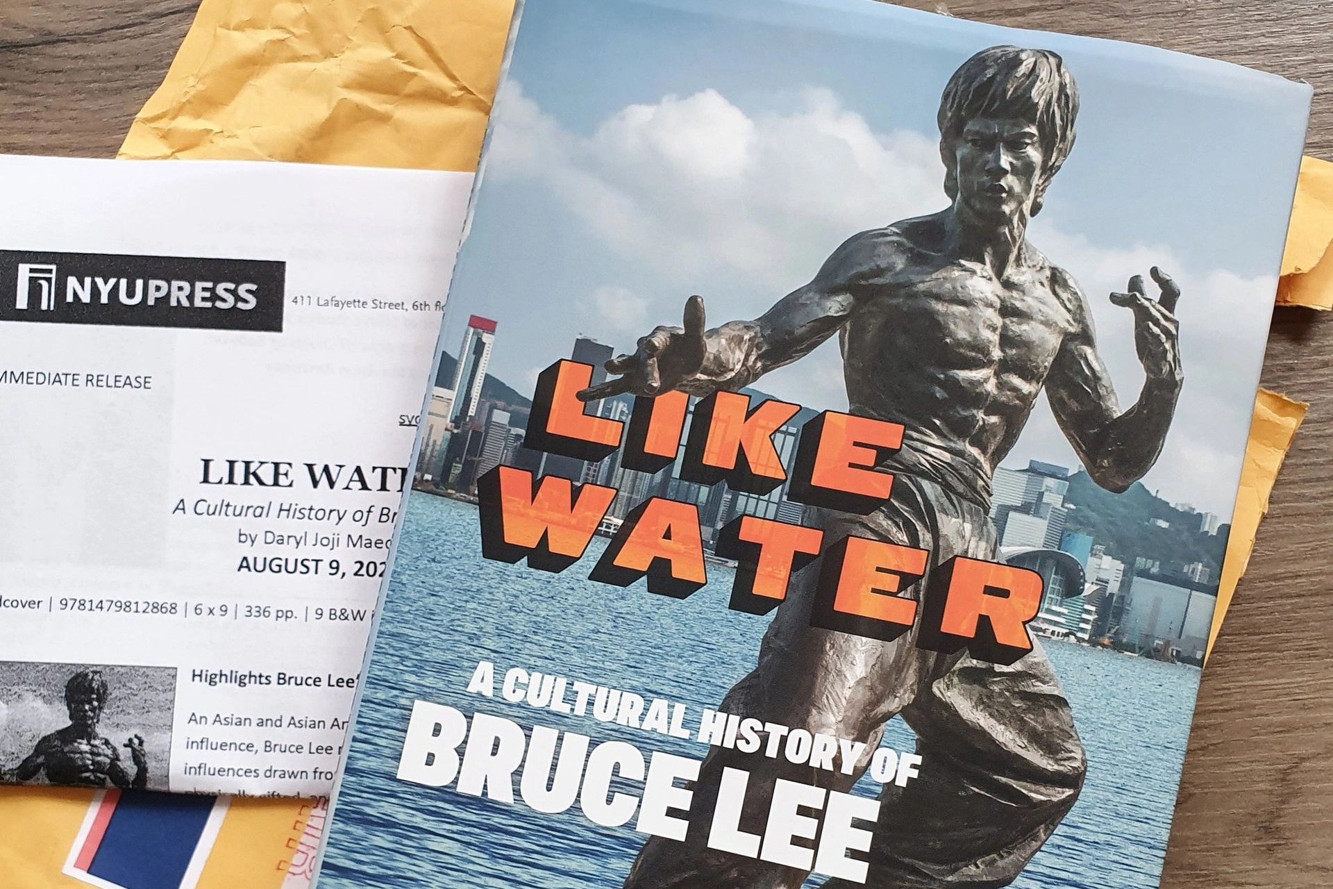 Nhung cuon sach tieu su hap dan trong nam 2022 hinh anh