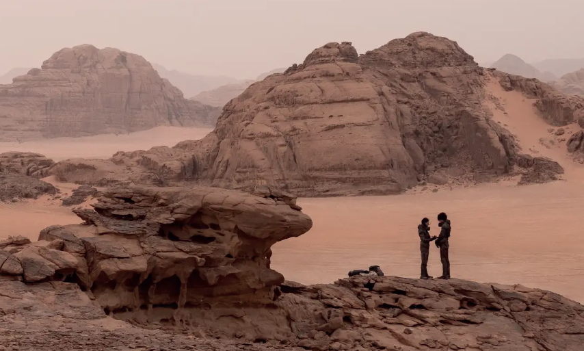 Ngam nhin ‘Dune’ dep long lay trong cuon sach anh moi hinh anh