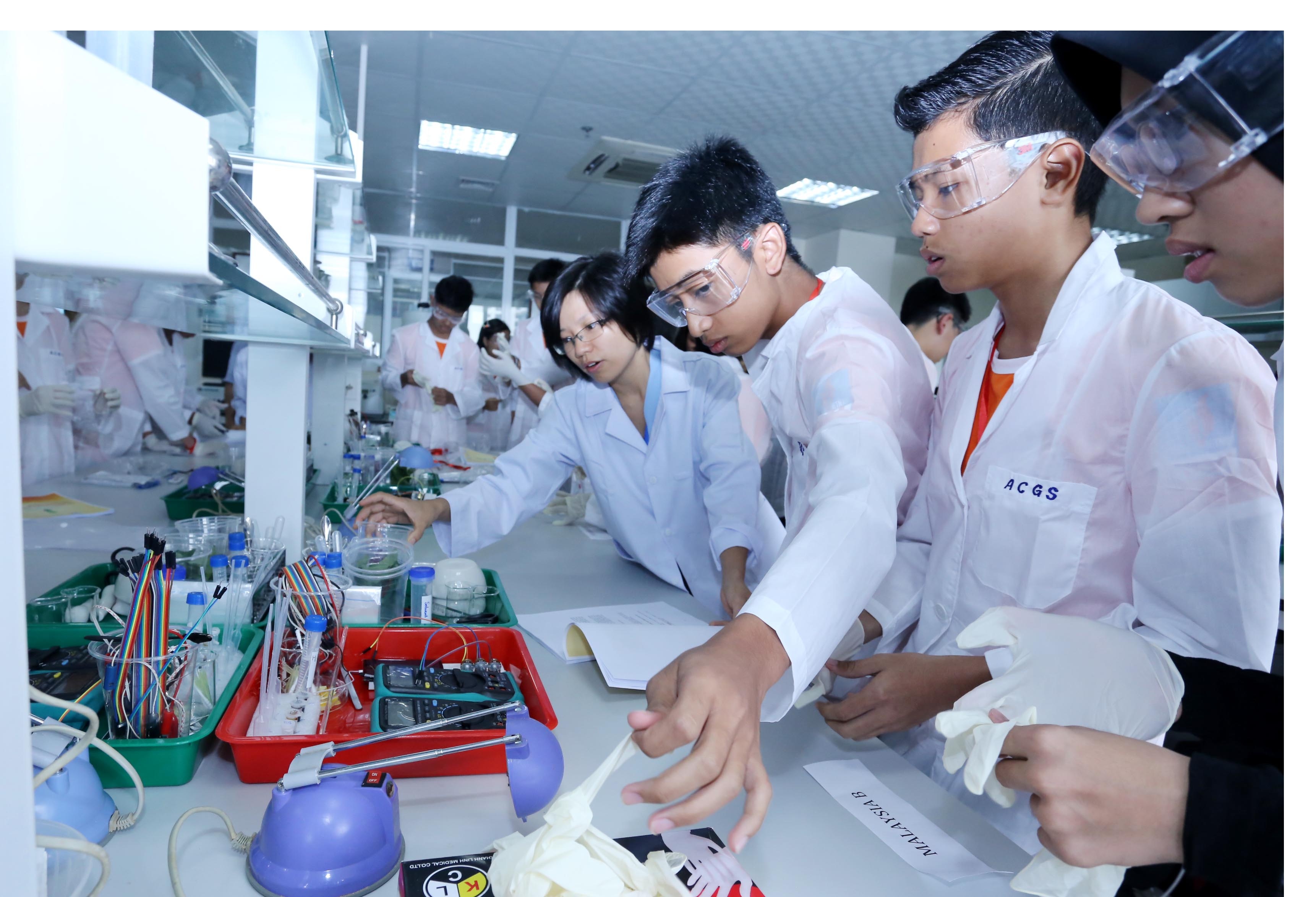 Vi sao Viet Nam khong co truong thuoc 350 dai hoc tot nhat chau A? hinh anh